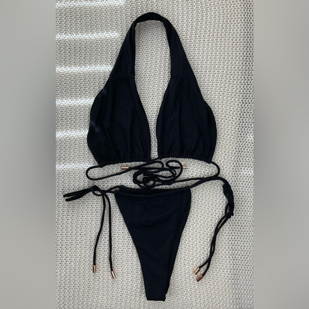 NWOT Kamari Bikini. Nora String Tie Bikini Bottom w/ Halter-neck Top Black, Sz M